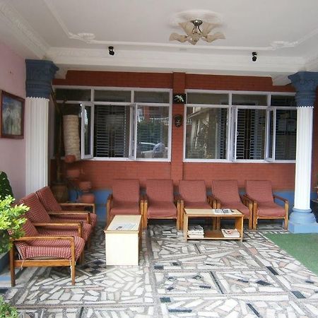 Amar Hotel Катманду Экстерьер фото
