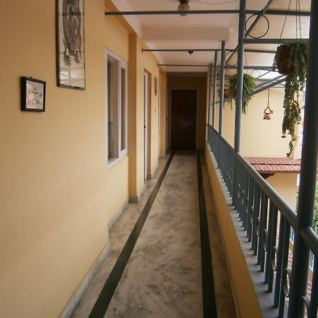 Amar Hotel Катманду Экстерьер фото