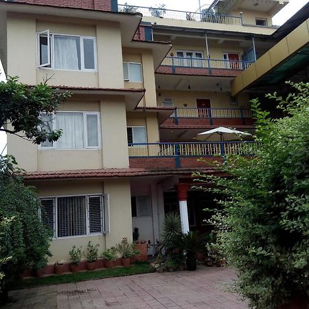Amar Hotel Катманду Экстерьер фото