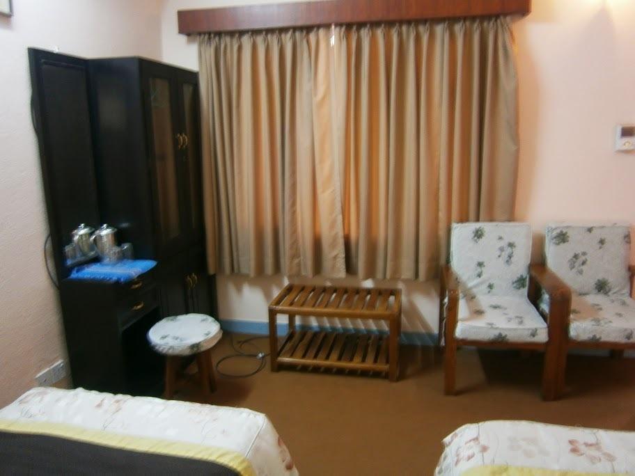Amar Hotel Катманду Экстерьер фото