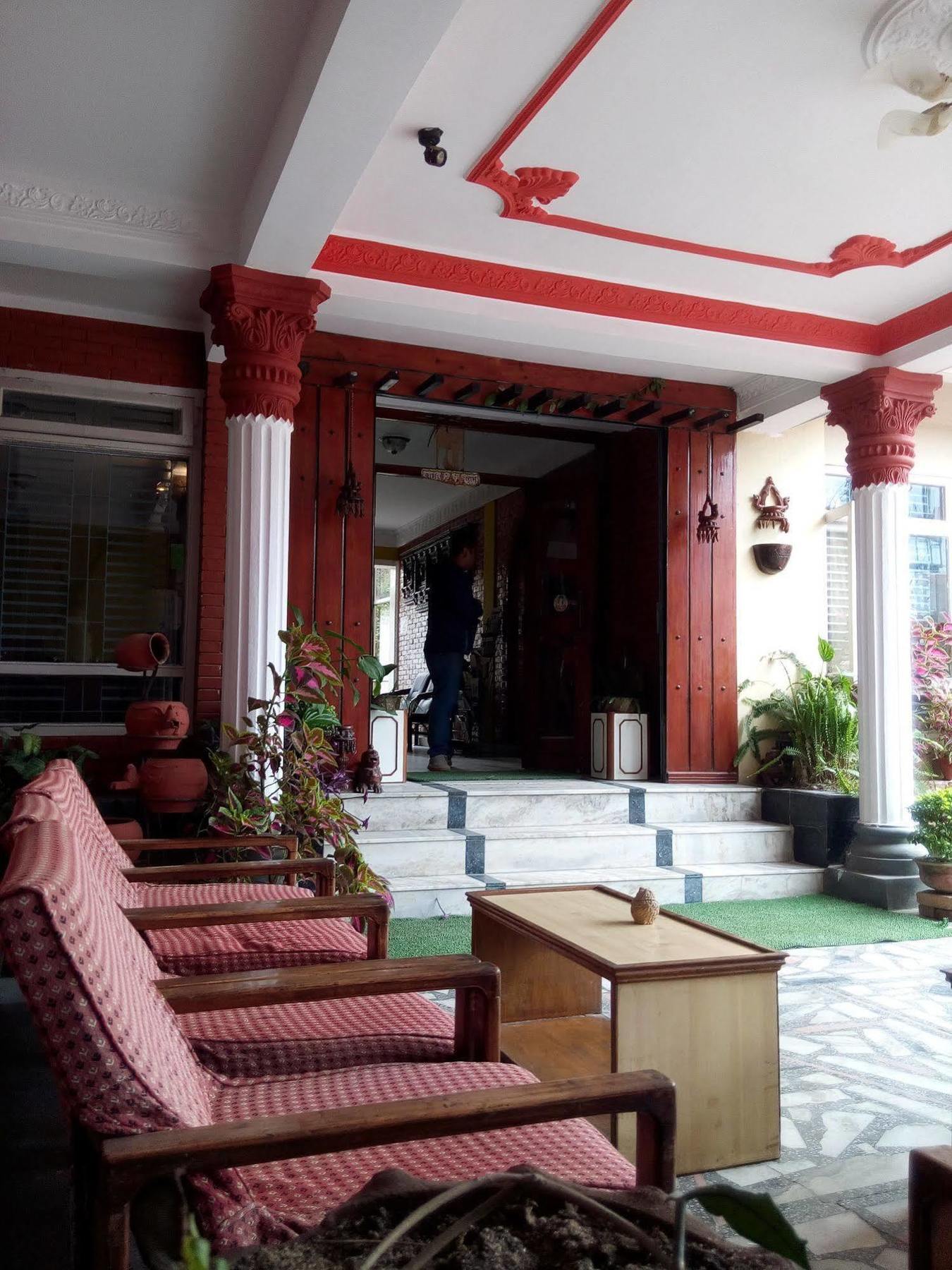 Amar Hotel Катманду Экстерьер фото