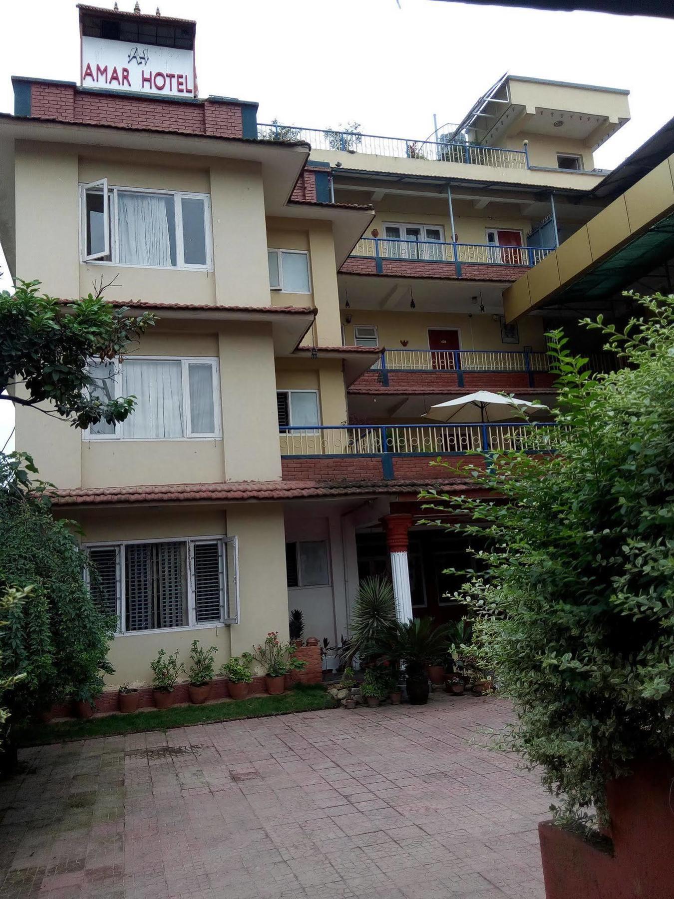 Amar Hotel Катманду Экстерьер фото